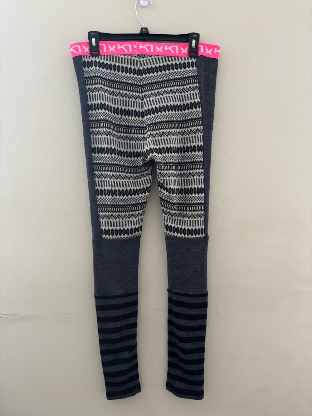 Kari Traa Women Gray Patterned Leggings with Pink Waistband Size L - Picture 4 of 5